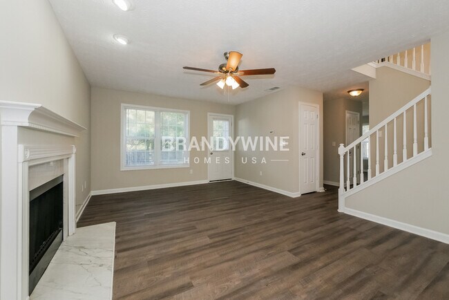 Building Photo - One month FREE RENT!!!