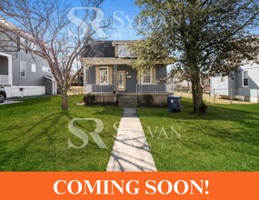 Building Photo - 2805 Roselawn Ave