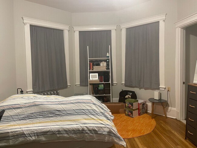Photo - Fenway Studio, close to everything, new to the market, ht/hw included! Apartment