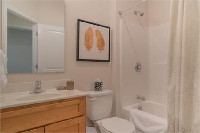 Building Photo - 1608 Whipple Dr