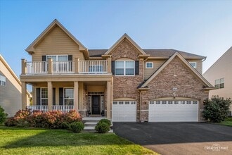 Building Photo - 3675 Shaughnessy Dr