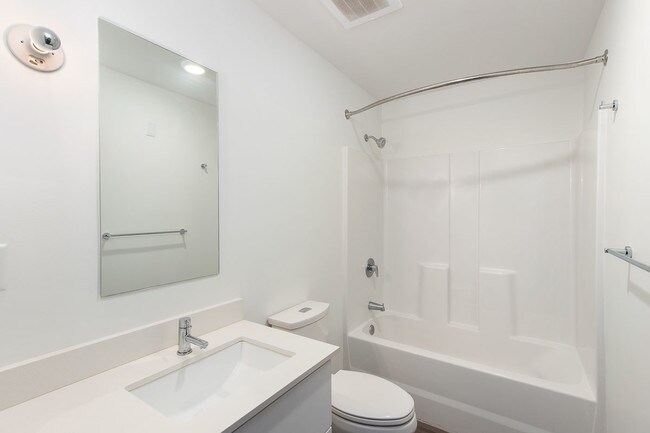 Building Photo - 1108 E 30th St