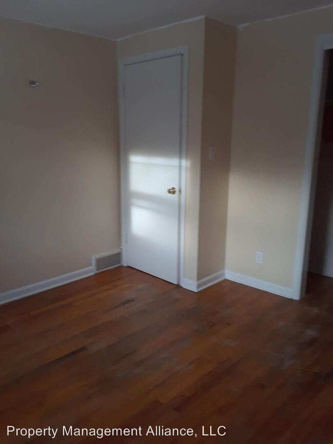 Building Photo - 2100 Bellevue Ave