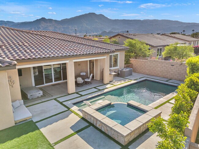 Foto del edificio - 81890 Via Encinitas