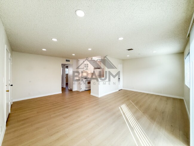 Foto del edificio - 14801 Delano St