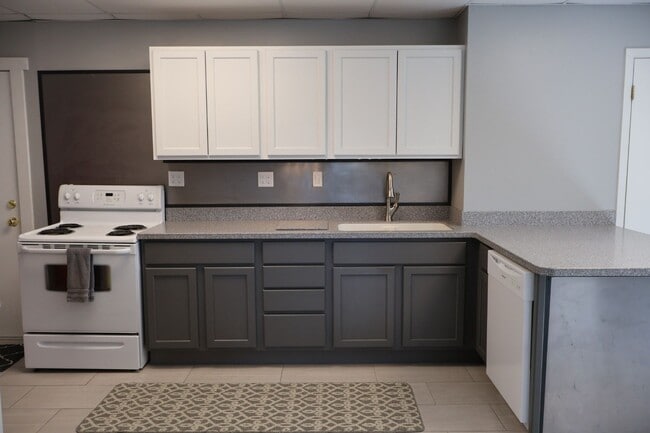 Building Photo - Pet Friendly 1 Bedroom in Downtown Bozeman