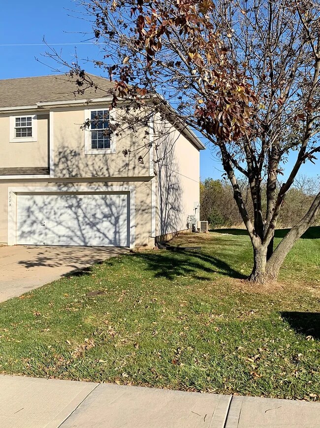 Building Photo - 7225 Hedge Lane Ter