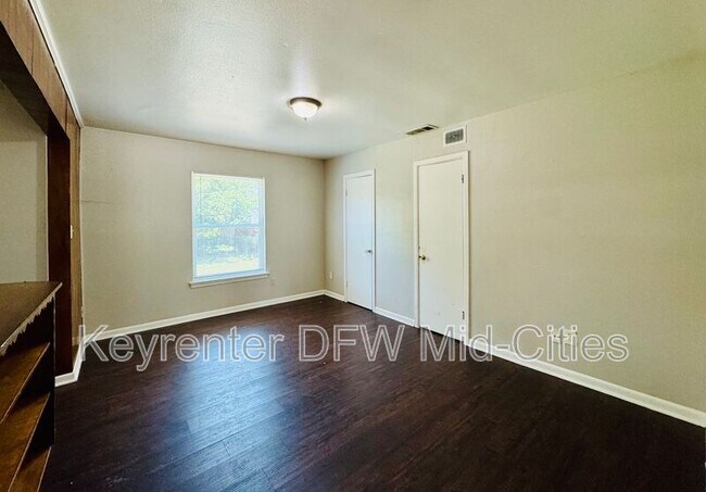 Photo - 1509 N O'Connor Rd House