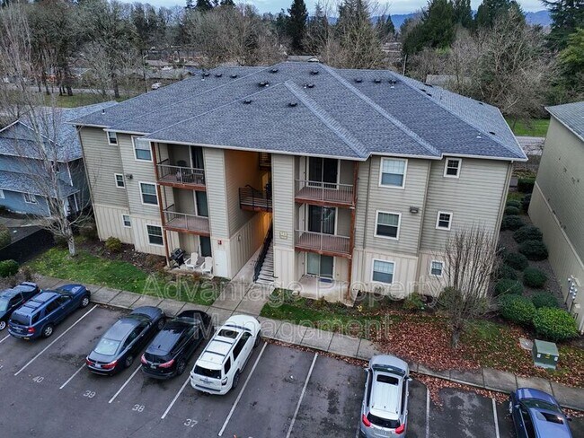 Building Photo - 501 Catron St N