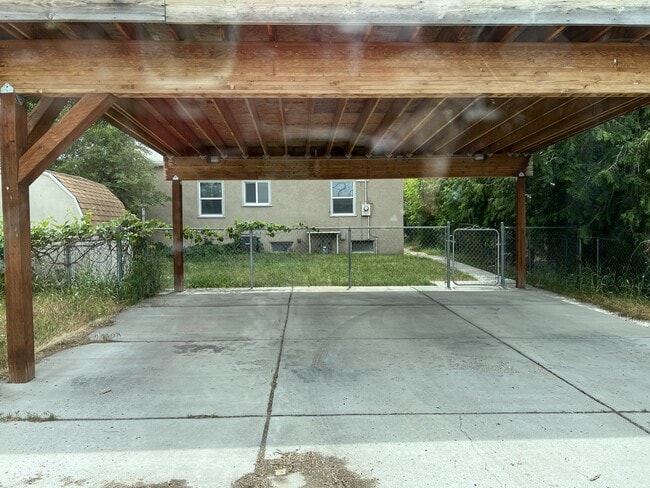 Building Photo - 83 E Pinehurst St