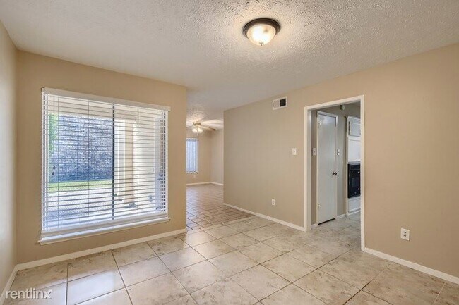 Foto del edificio - 3 br, 2.5 bath House - 12110 Meadow Valley...