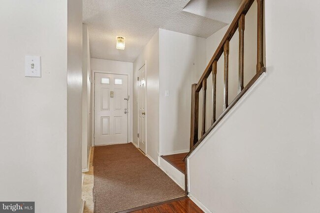 Foto del edificio - 8 Marsh Ct