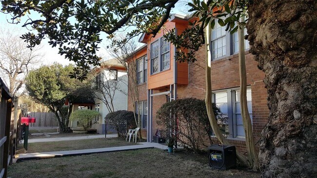 Foto del edificio - 1849 Colquitt St