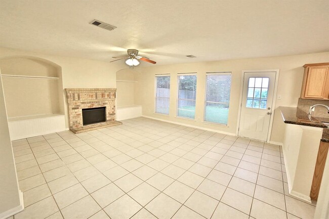 Building Photo - 3115 Glenwood Dr