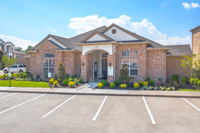 Building Photo - Alcott Village