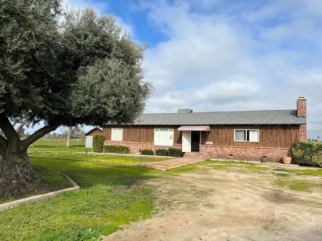 Building Photo - Orchard property  in Madera