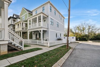 Building Photo - 204 Burns Ave