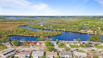 Building Photo - 1061 Rushmore Dr