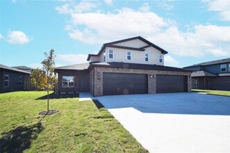 Building Photo - 523 Cosmos St