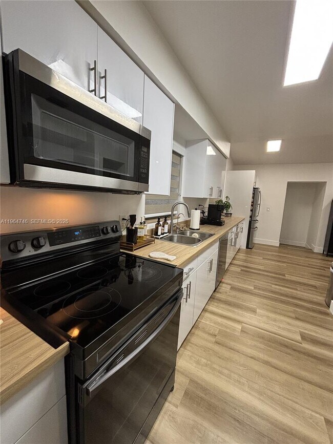 Foto del edificio - 225 Pocatella St