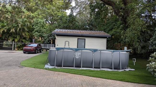 Foto del edificio - 5511 Woodland Ln