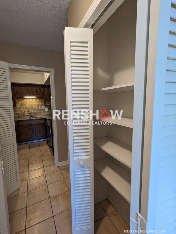 Foto del edificio - 5431 Brush Everhard St