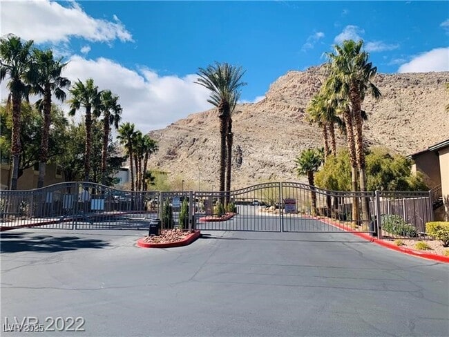 Building Photo - 3460 Cactus Shadow St