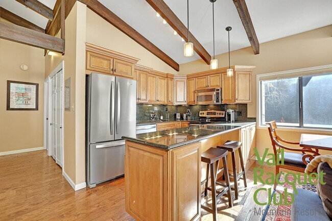 Building Photo - 4620 Racquet Club Dr