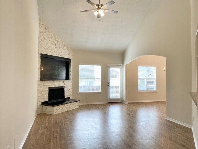 Building Photo - 968 Fife Dr
