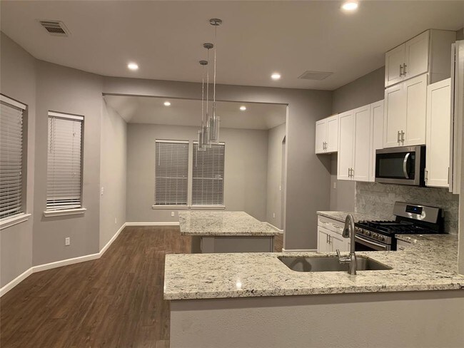 Foto del edificio - 20814 Medallion Pointe Dr