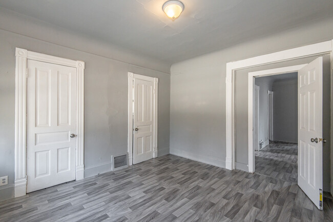 Building Photo - 2424 N 39th St