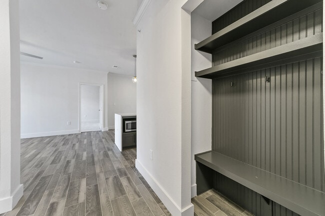 Building Photo - St Martin