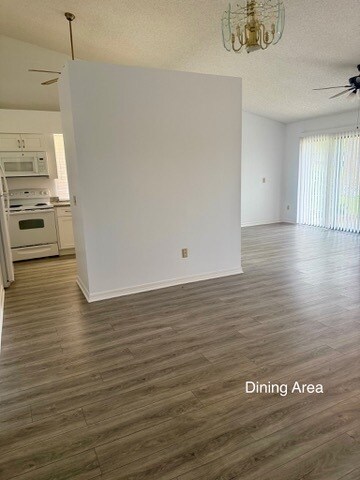 Foto del edificio - 2458 Lorraine Ct S