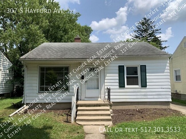 Building Photo - Nice 2-BDR 1-BTH House w/ Fenced Yard and ...