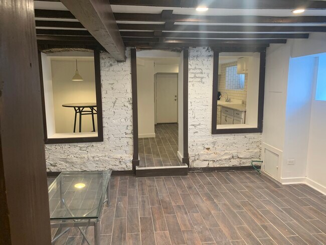 Building Photo - 710 N Rockwell St