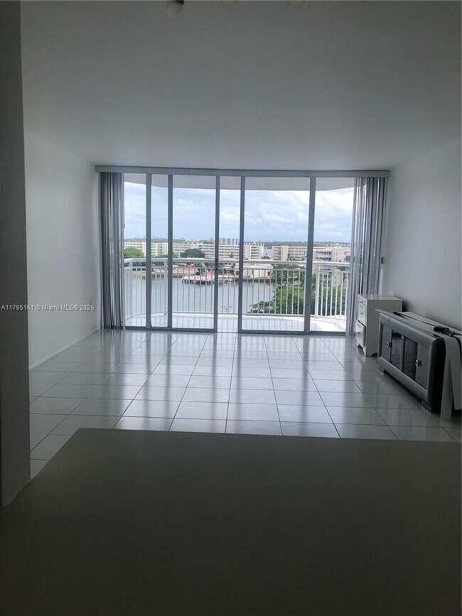 Foto del edificio - 18081 Biscayne Blvd