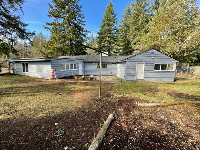 Building Photo - 12827 Glenwood Ave SW