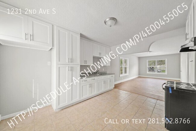Foto del edificio - Recently Updated!