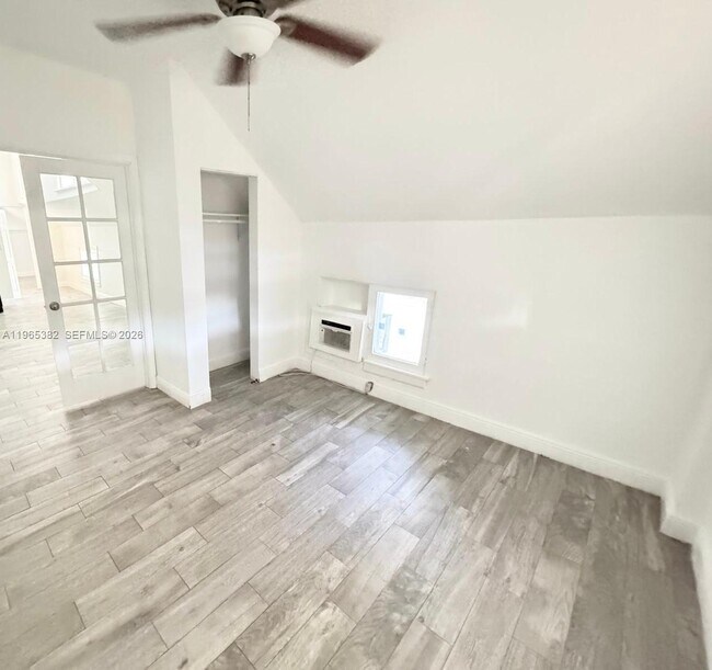 Foto del edificio - 605 S J St