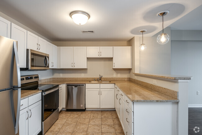 3HAB, 2BA - 2.186SF - The Grand Wisconsin Apartments