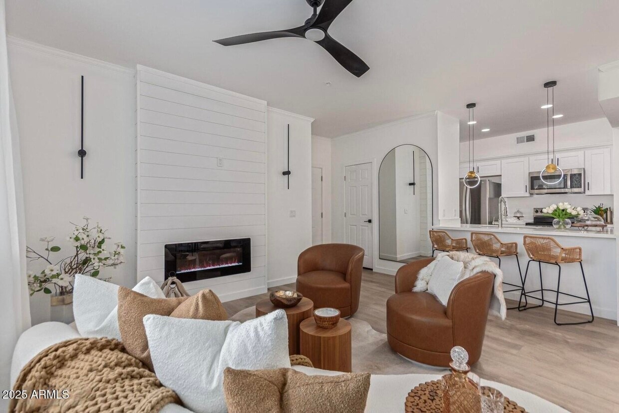 Foto principal - 5401 E Van Buren St