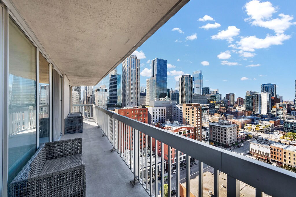 Foto principal - 545 N Dearborn St