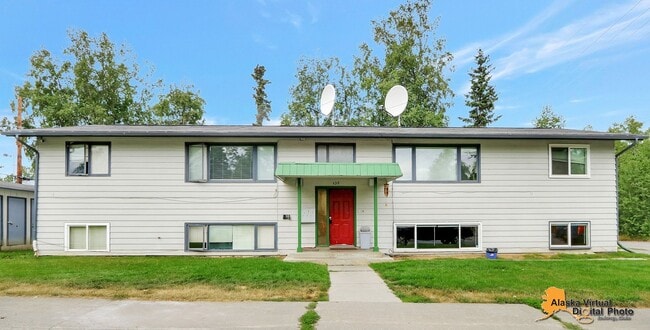 Building Photo - 430 Schodde St