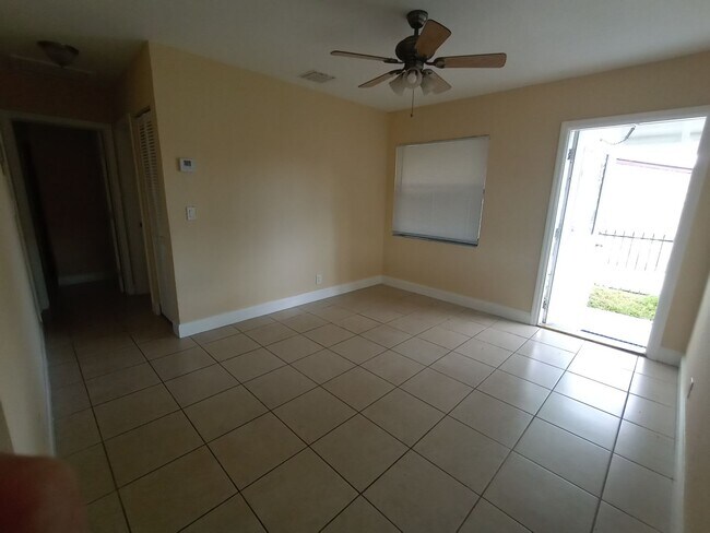 Foto del edificio - 3/2 HOME FOR RENT.  FENCED BACK YARD