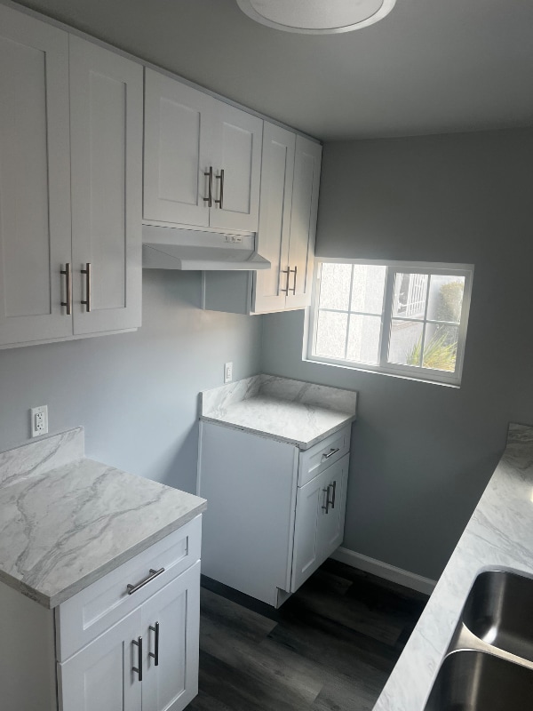 Photo - 427 E 98th St Apartment