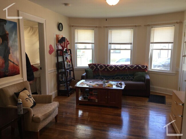 Foto del edificio - Large 3 bed with parking