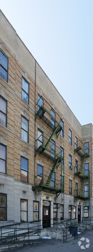 Primary Photo - 864 Macon St