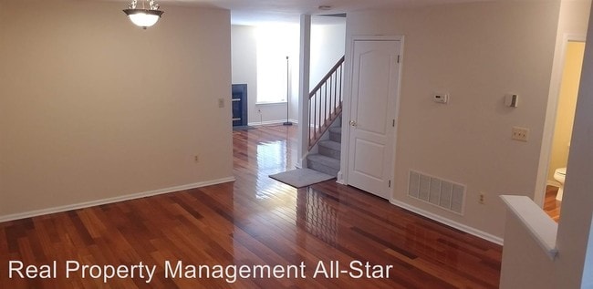 Building Photo - 3 br, 2.5 bath House - 118 Jared Drive