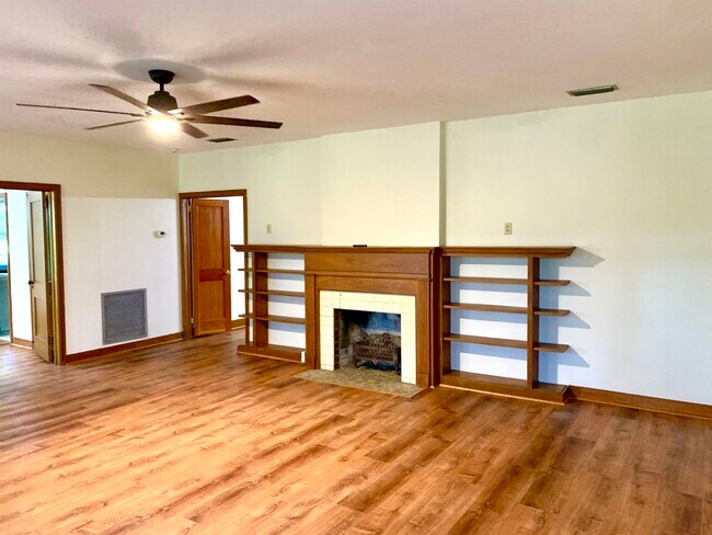 Foto del edificio - 1640 N Monroe St