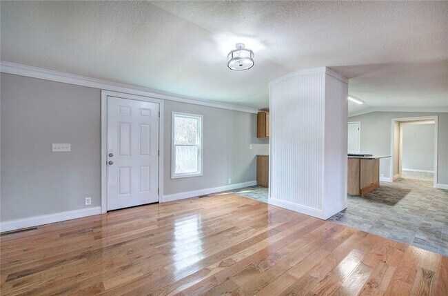 Foto del edificio - 838 Spring Place Rd NE